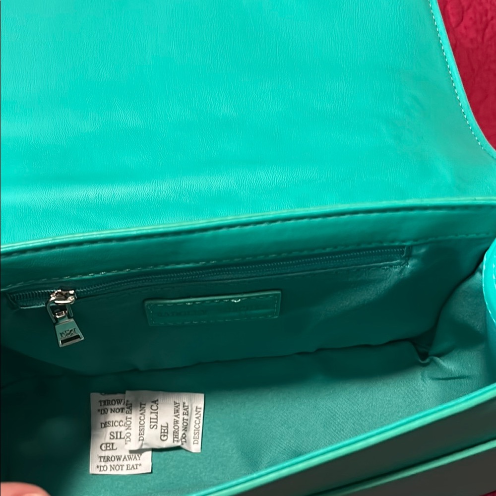 Badgley Mischka Green Quilted Shoulder Bag with Chain Strap  and long strap nwt - Picture 2 of 5